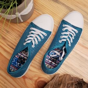 Muk Luks sneakers size 6